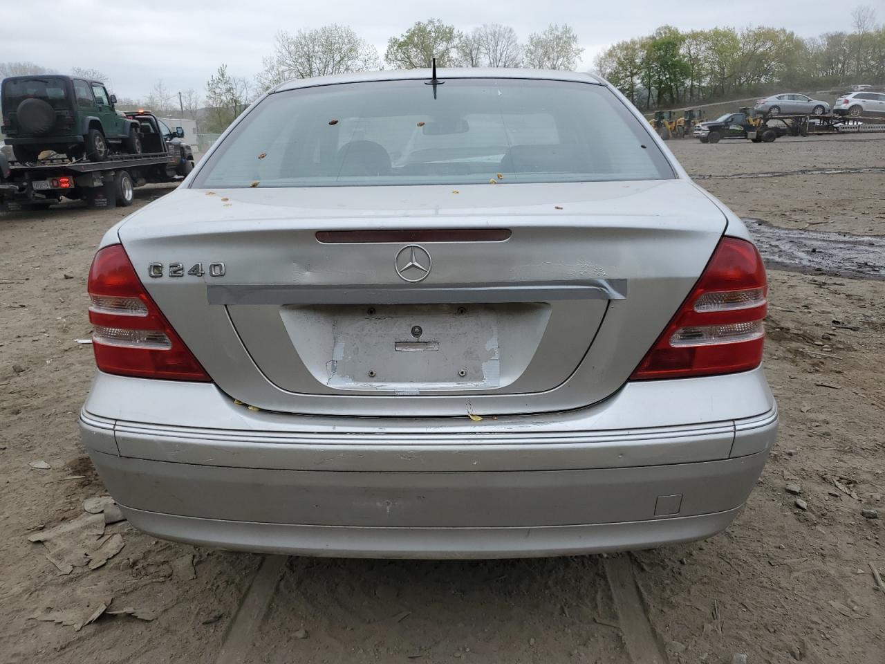 WDBRF61J22F280163 2002 Mercedes-Benz C 240