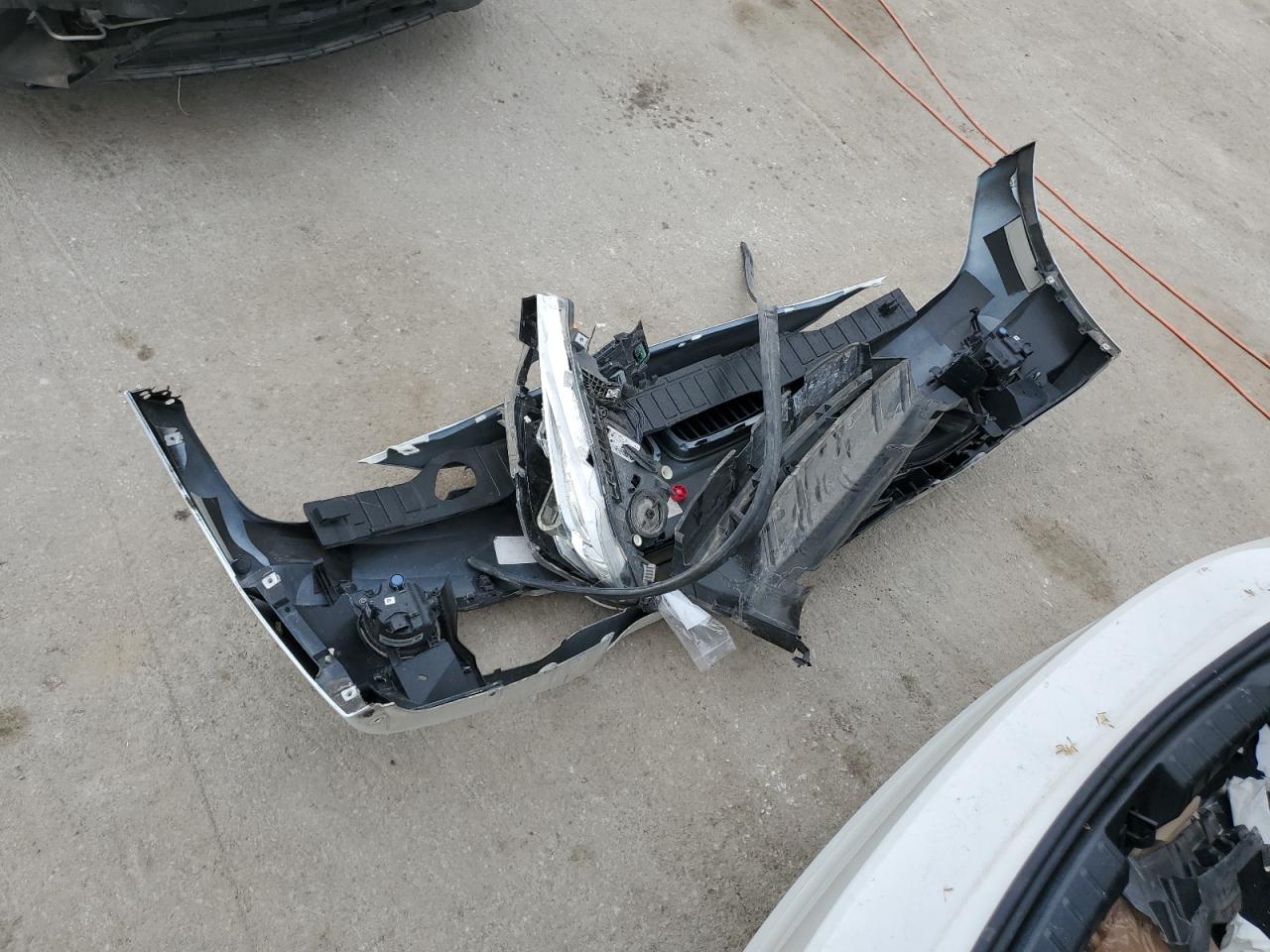 WBA8E5G52JNV02898 2018 BMW 320 Xi