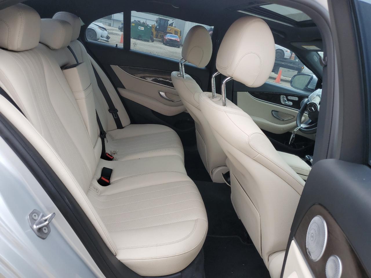 WDDZF4JB2JA364578 2018 Mercedes-Benz E 300