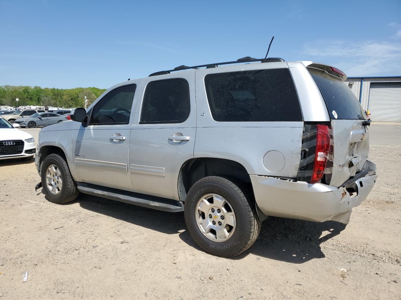 1GNSKBE06BR319481 2011 Chevrolet Tahoe K1500 Lt