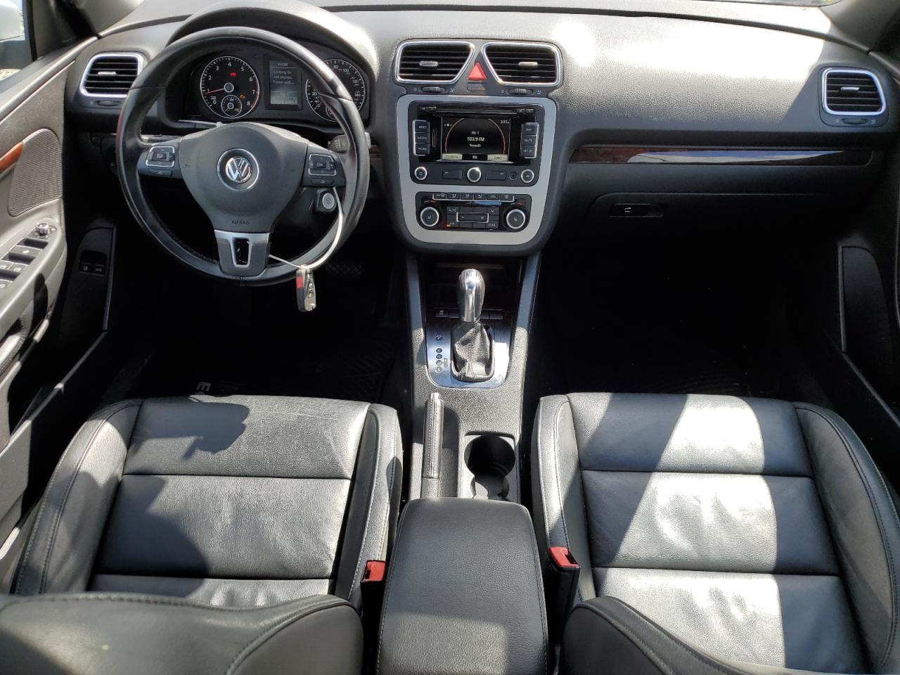 WVWFW7AH2CV008663 2012 Volkswagen Eos Lux