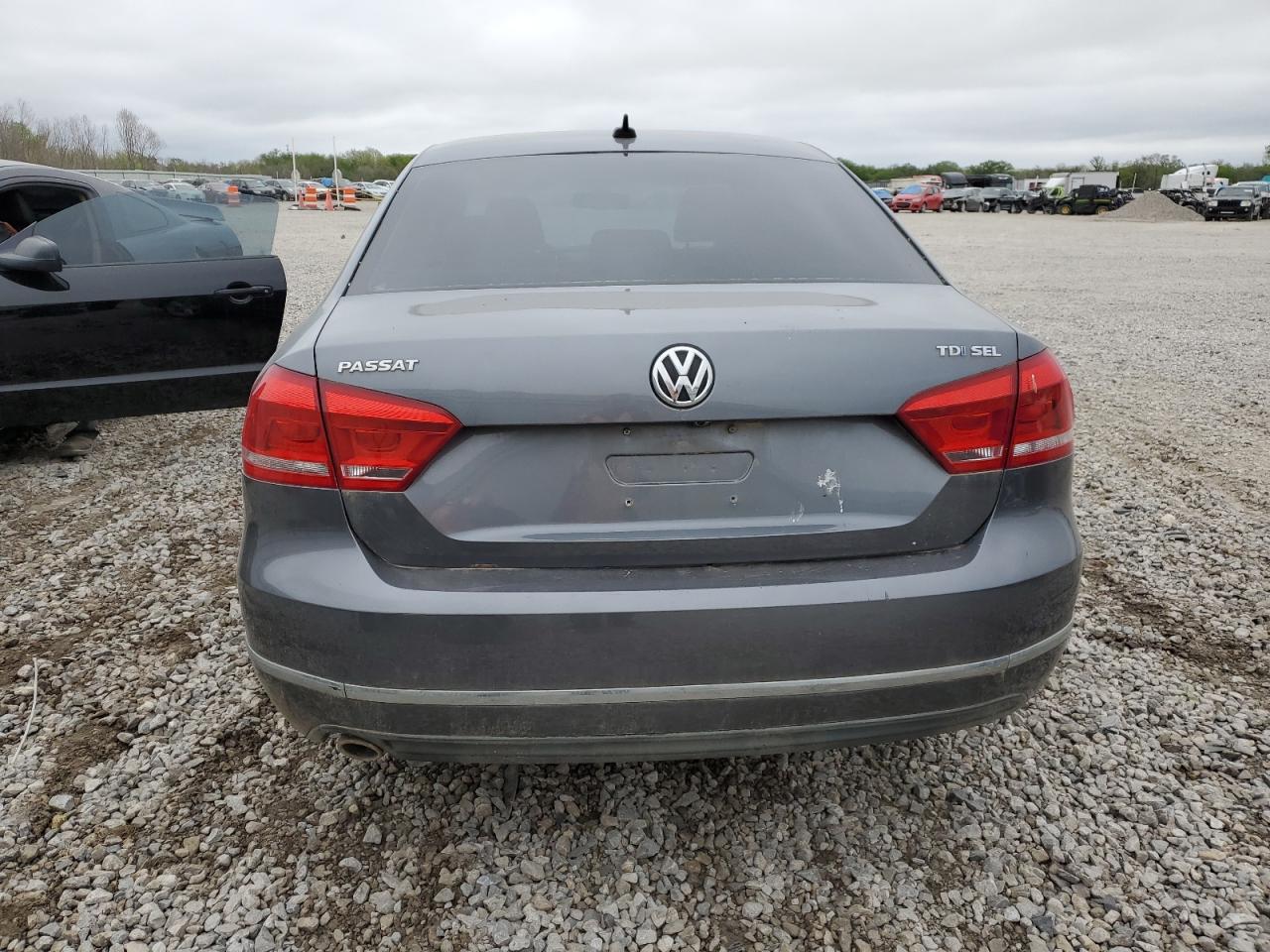 1VWCN7A31DC112159 2013 Volkswagen Passat Sel