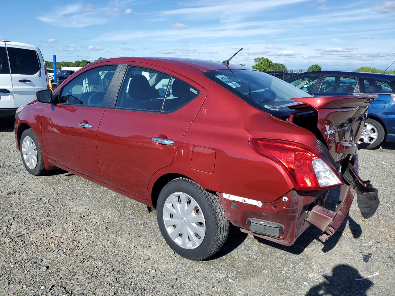 3N1CN7AP0JL883852 2018 Nissan Versa S