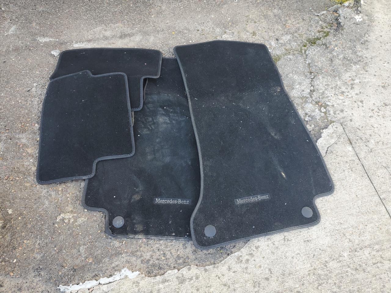 WDDWJ4JB7HF354692 2017 Mercedes-Benz C 300