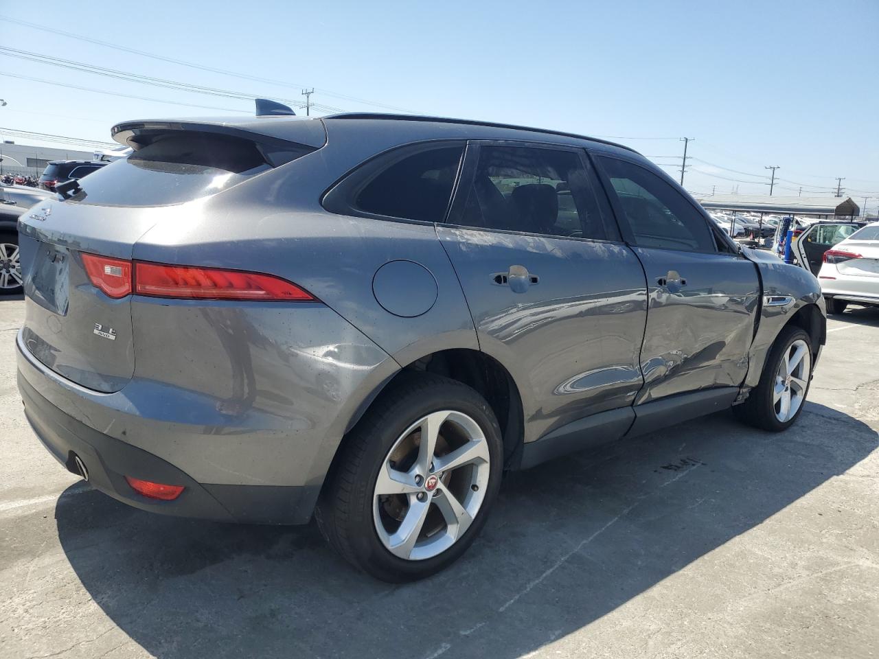 SADCJ2BV6HA099190 2017 Jaguar F-Pace Premium
