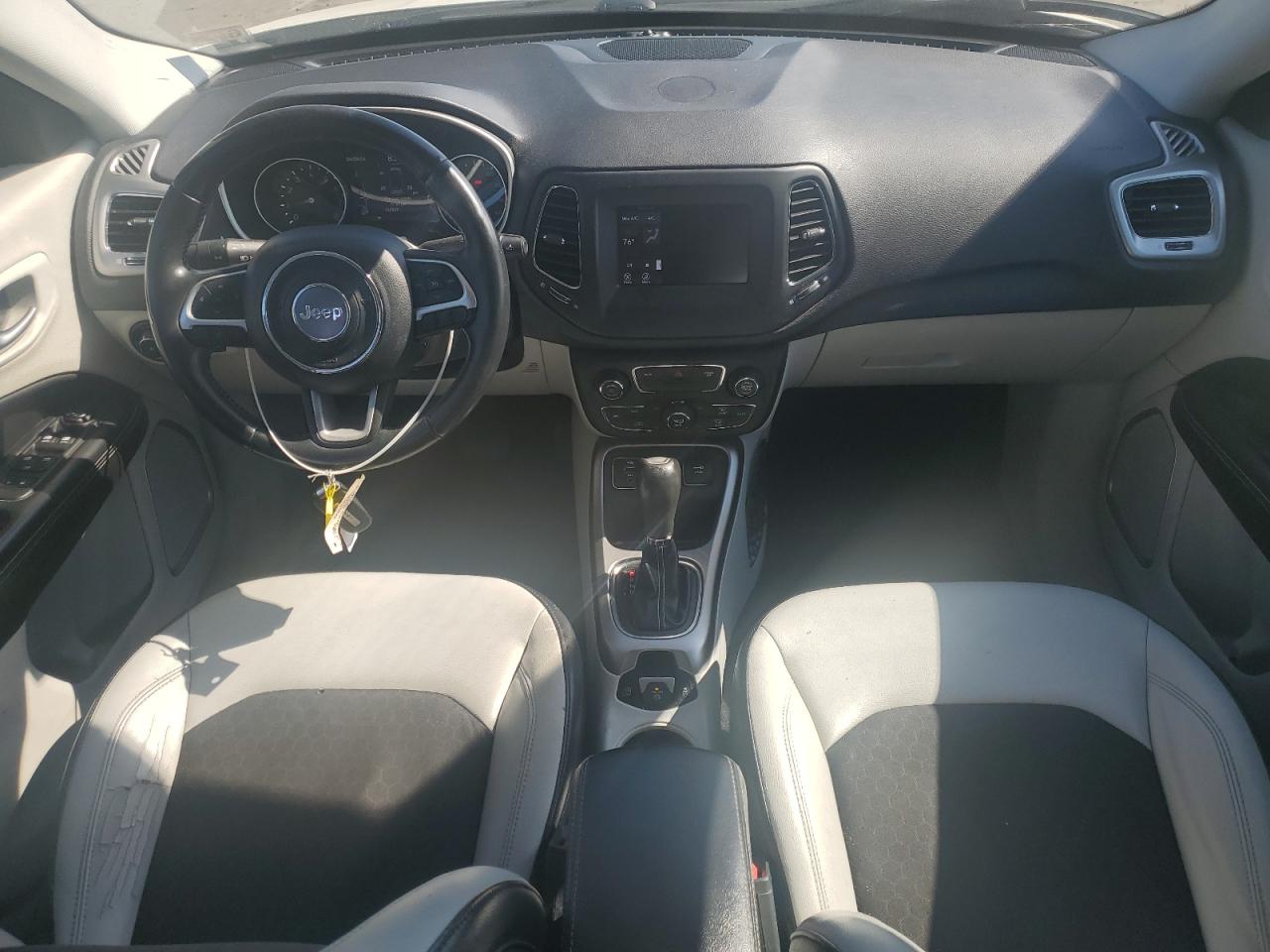 3C4NJCBB3HT632847 2017 Jeep Compass Latitude