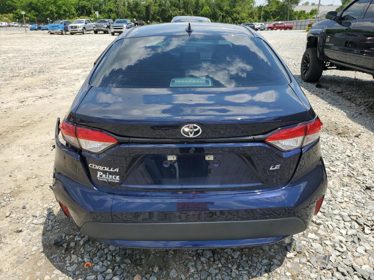 2022 Toyota Corolla Le vin: 5YFEPMAE5NP376936