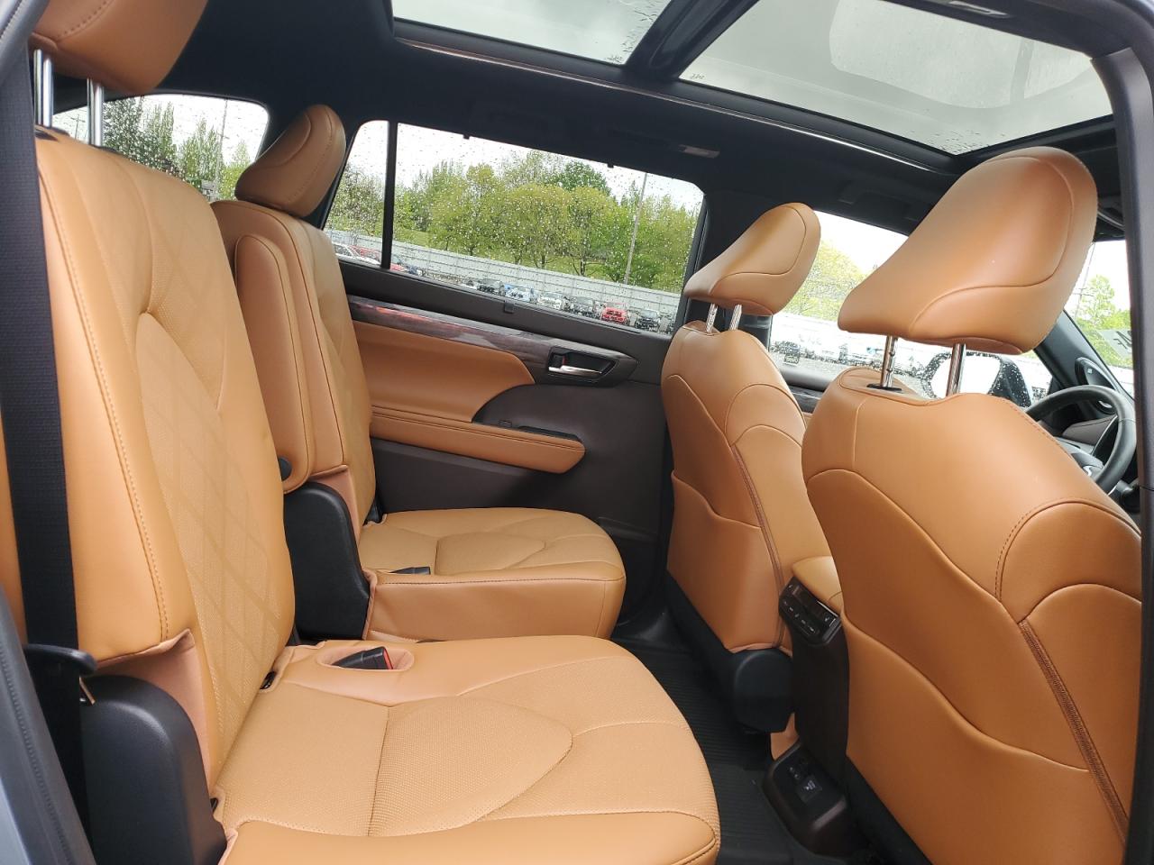 5TDEBRCH5NS095780 2022 Toyota Highlander Hybrid Platinum