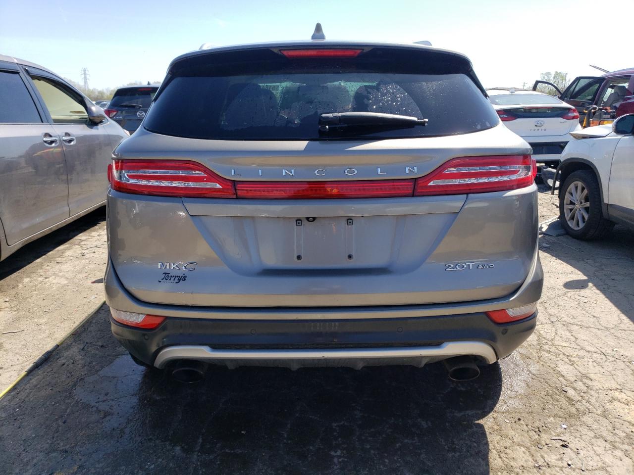 5LMCJ3D92HUL23984 2017 Lincoln Mkc Reserve