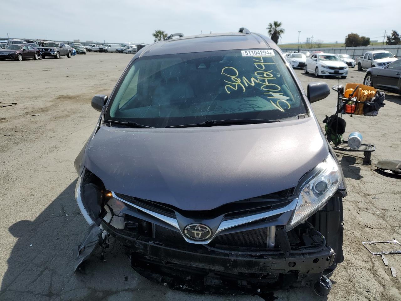 5TDYZ3DC8KS008216 2019 Toyota Sienna Xle