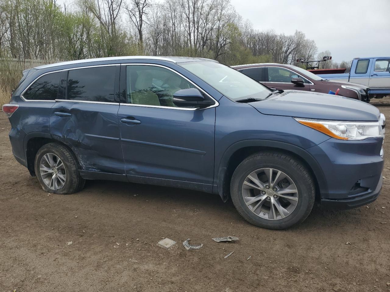 5TDJKRFH5ES021527 2014 Toyota Highlander Xle