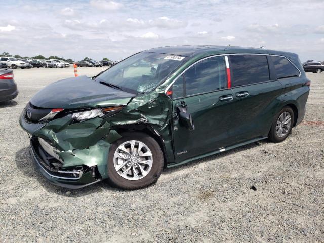 Lot #2540143112 2021 TOYOTA SIENNA XLE salvage car