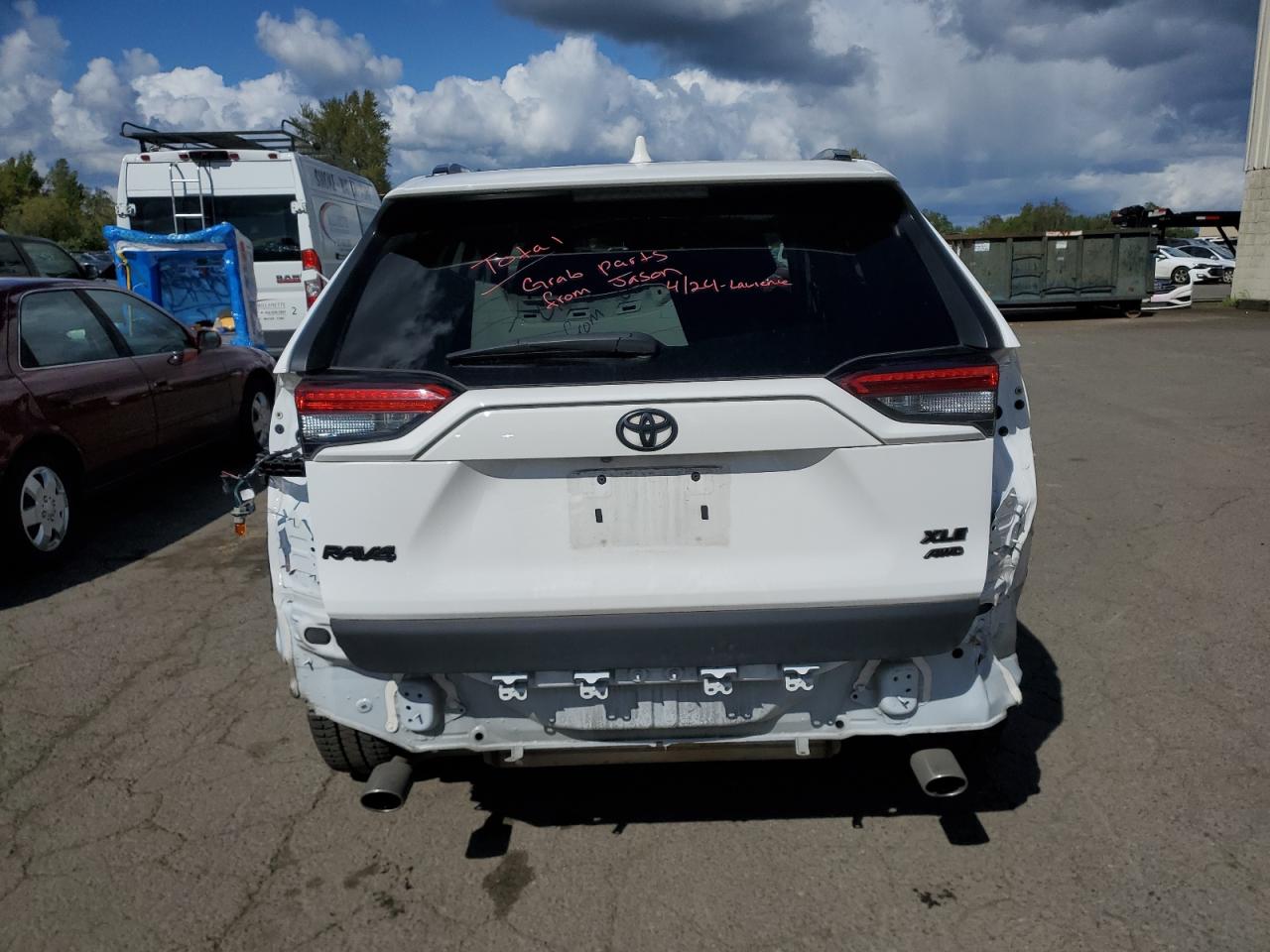 2T3P1RFV4MC165846 2021 Toyota Rav4 Xle