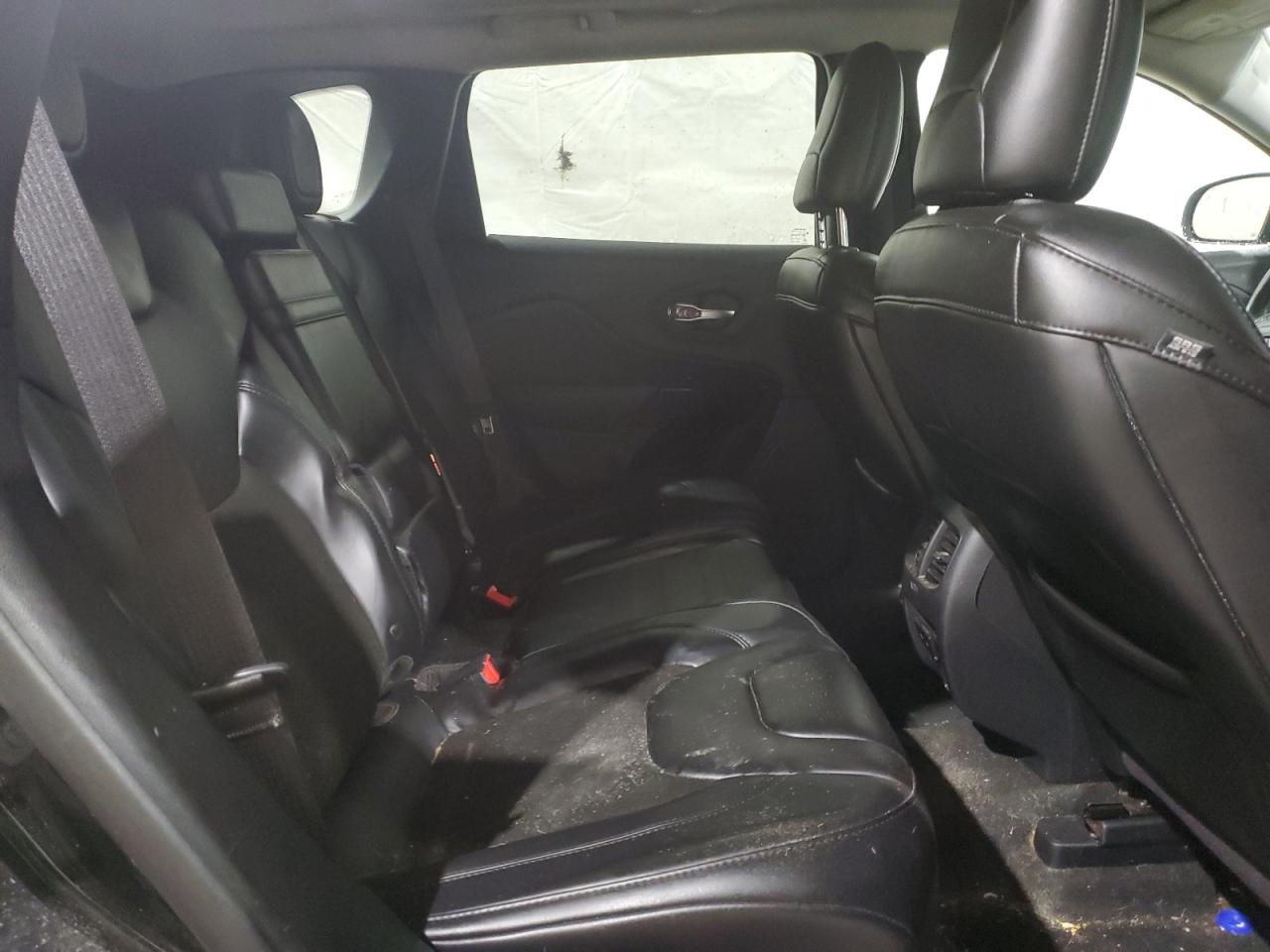 1C4PJMLN9KD355917 2019 Jeep Cherokee Latitude Plus