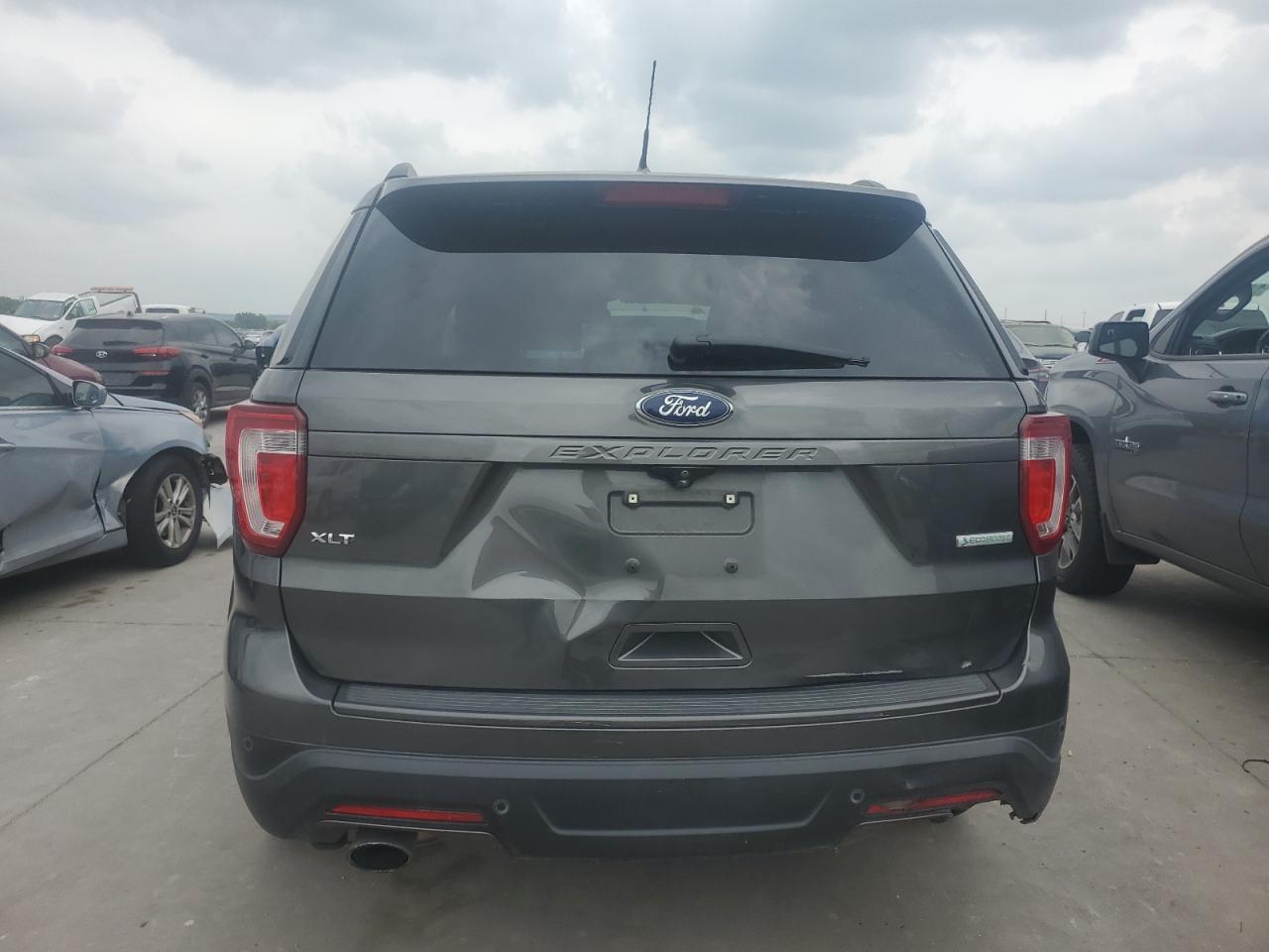 1FM5K7DH5JGA45352 2018 Ford Explorer Xlt