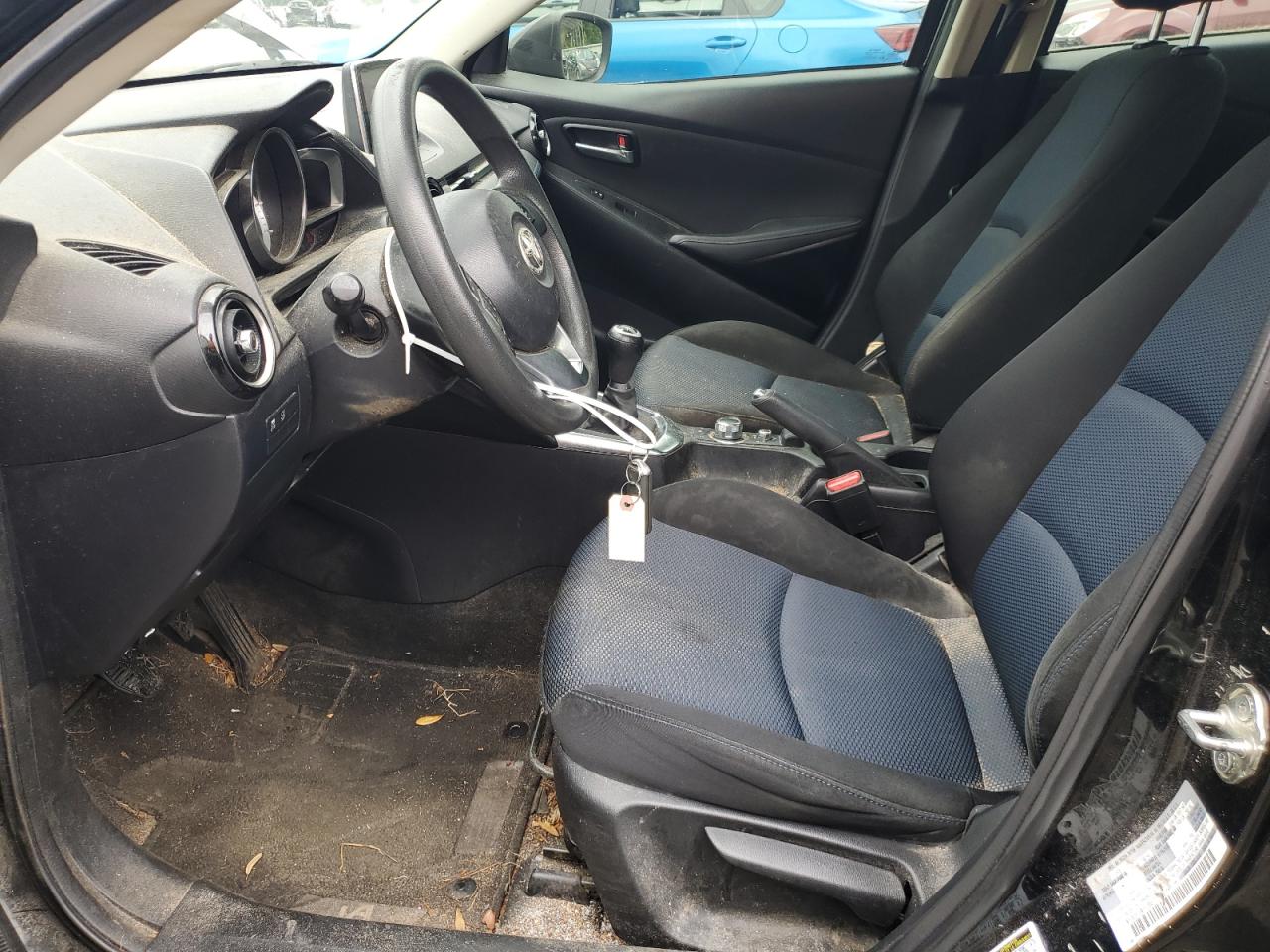 3MYDLBYV9HY165911 2017 Toyota Yaris Ia