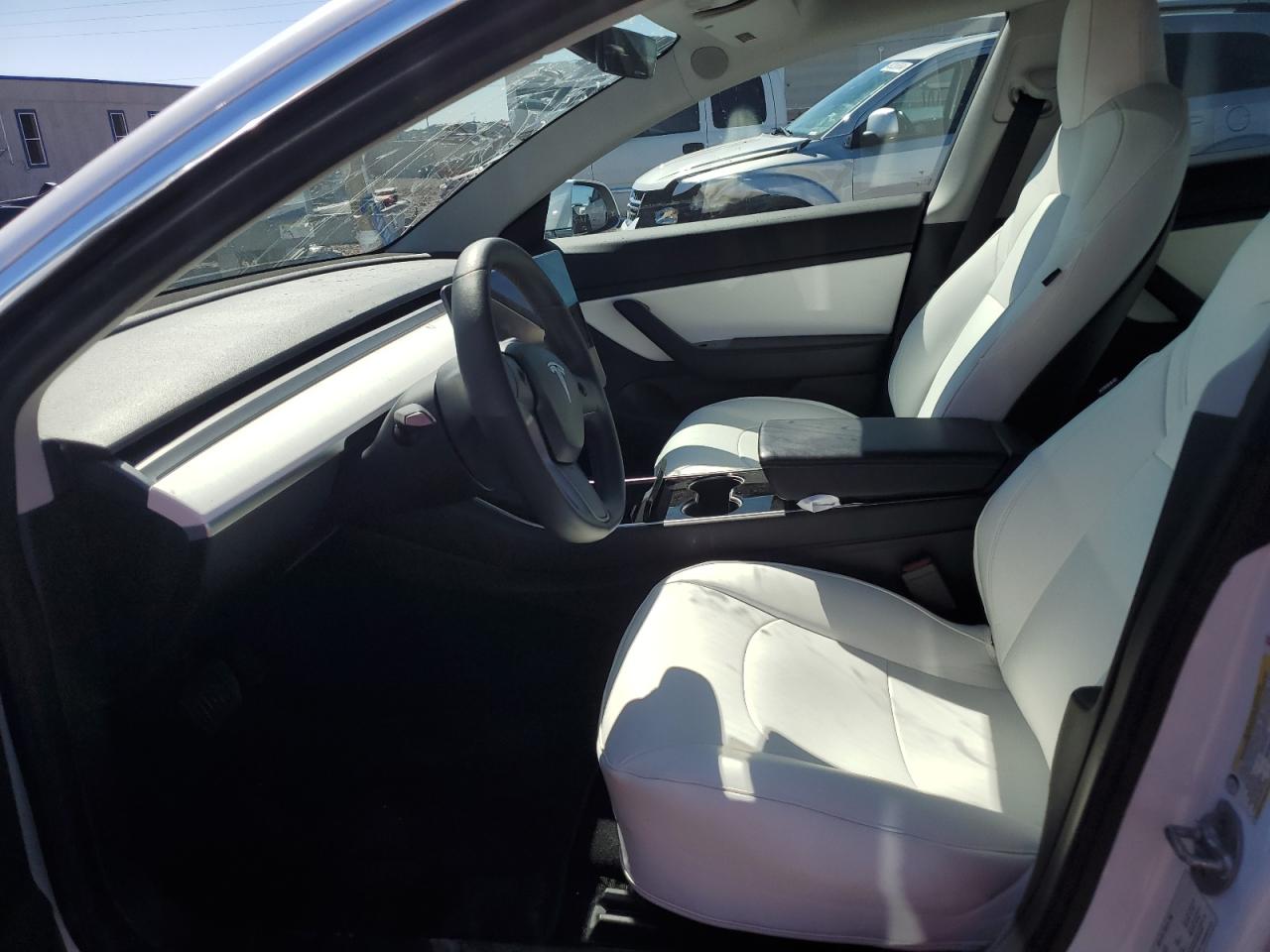 2019 Tesla Model 3 vin: 5YJ3E1EB0KF469561