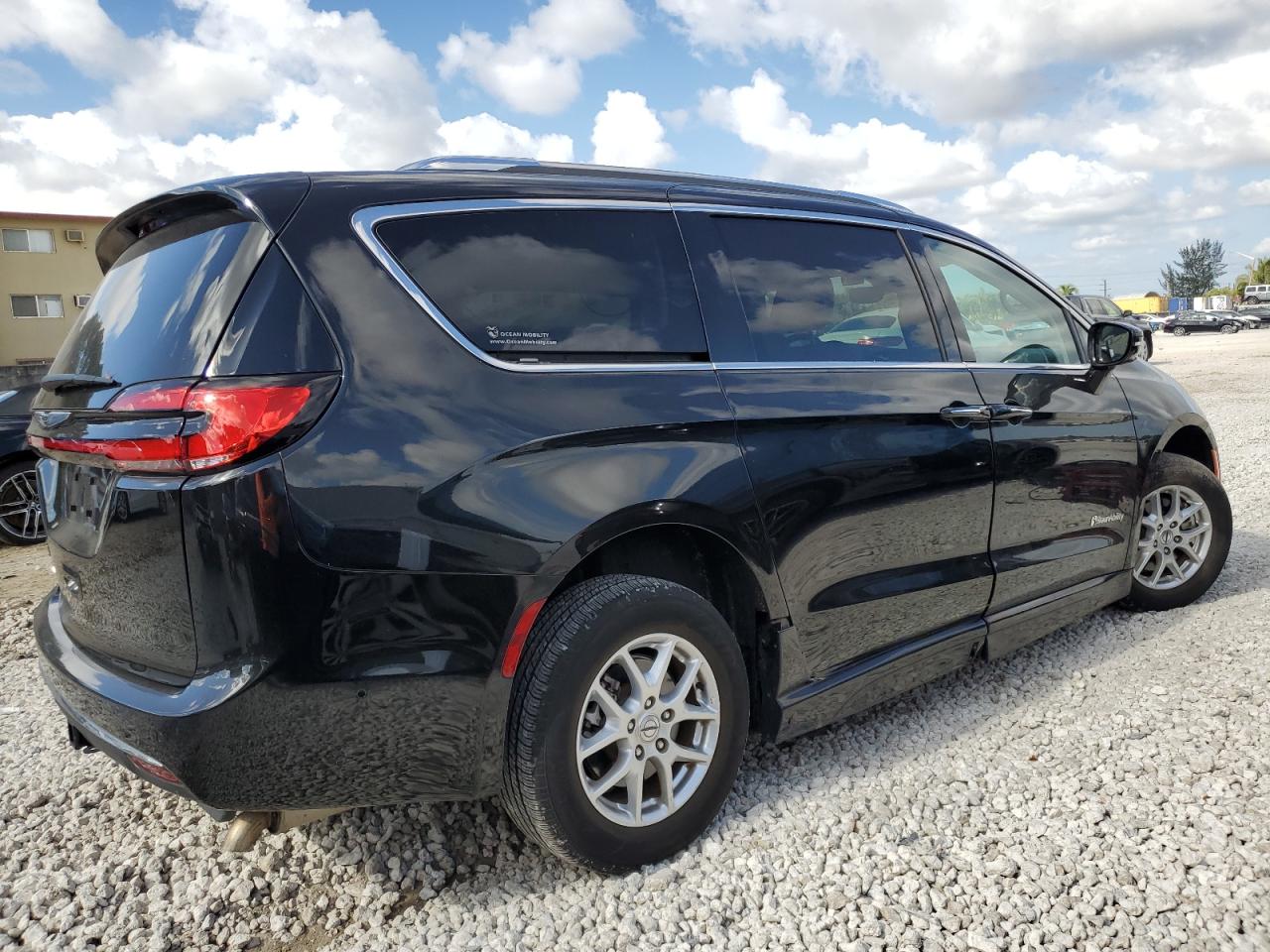 2021 Chrysler Pacifica Touring L vin: 2C4RC1BG9MR544006