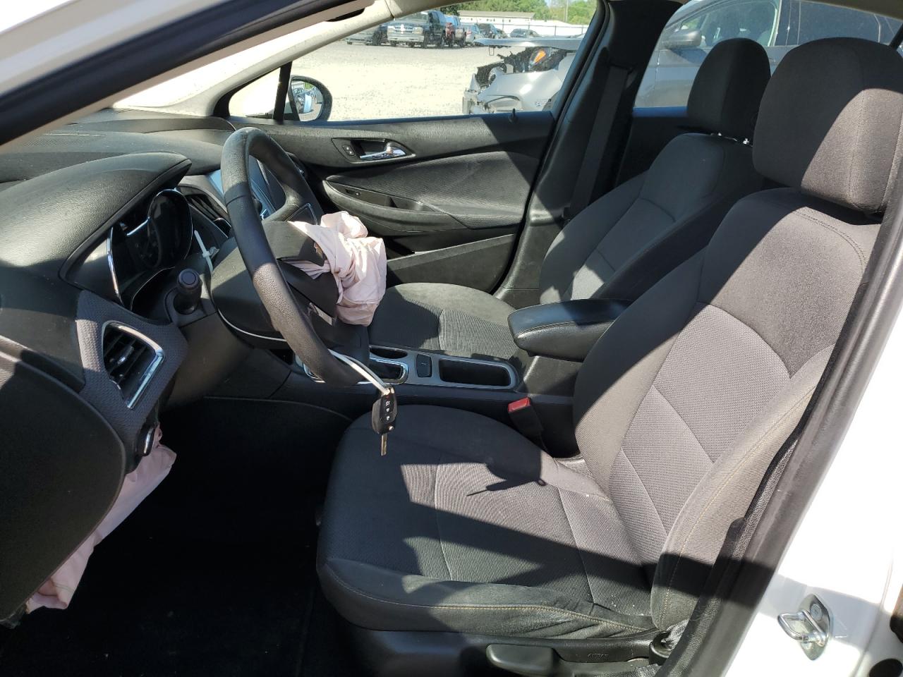 1G1BC5SM1J7213165 2018 Chevrolet Cruze Ls