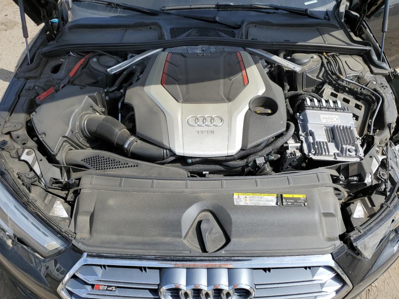 WAUB4AF40KA108996 2019 Audi S4 Premium Plus