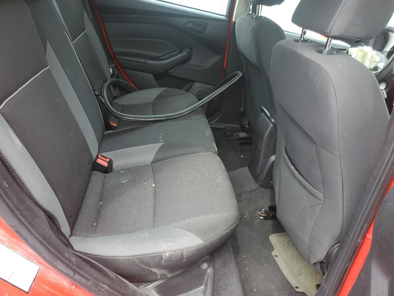 1FAHP3K28CL394841 2012 Ford Focus Se