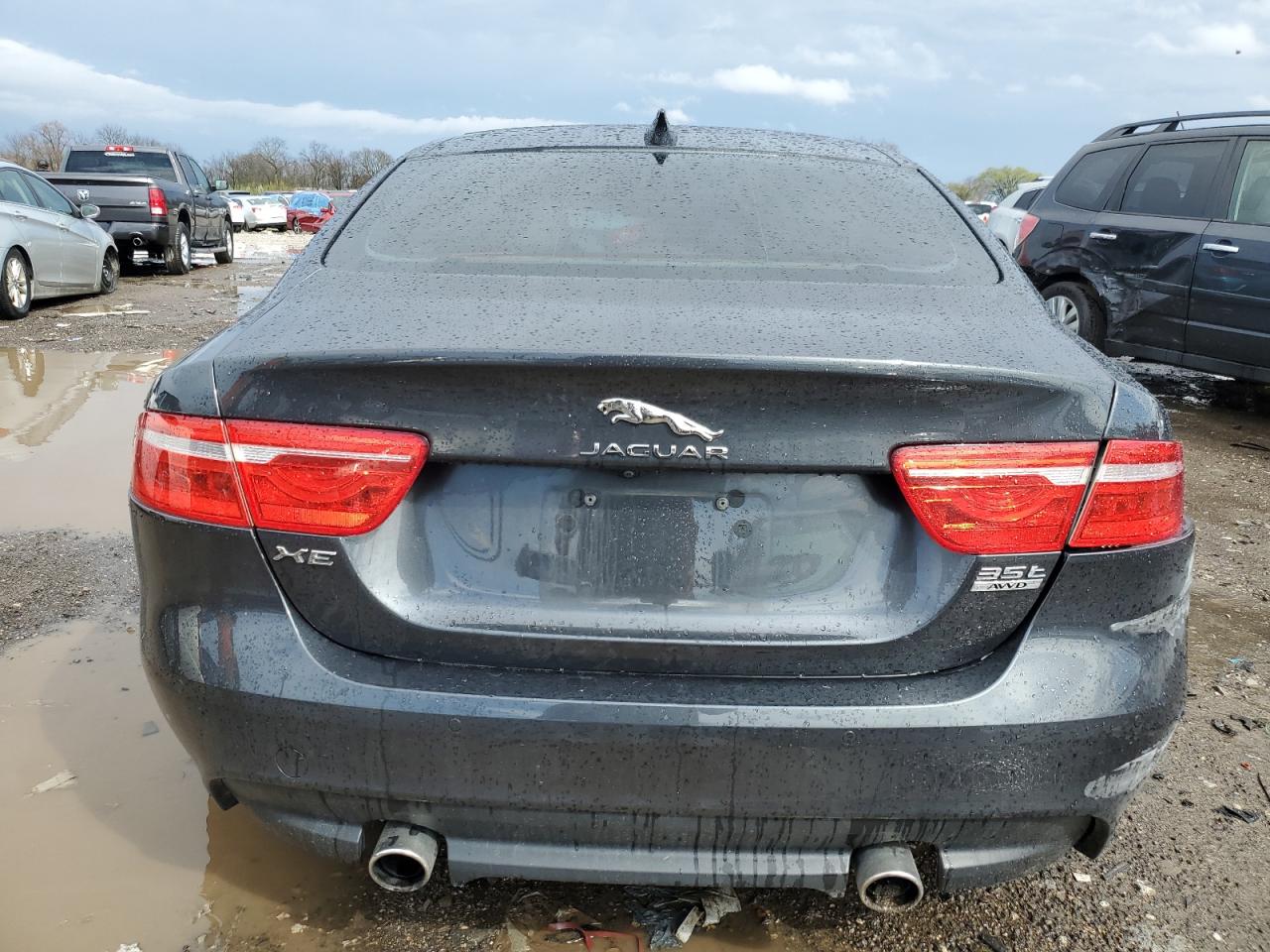 SAJAK4EV9JCP22725 2018 Jaguar Xe Prestige