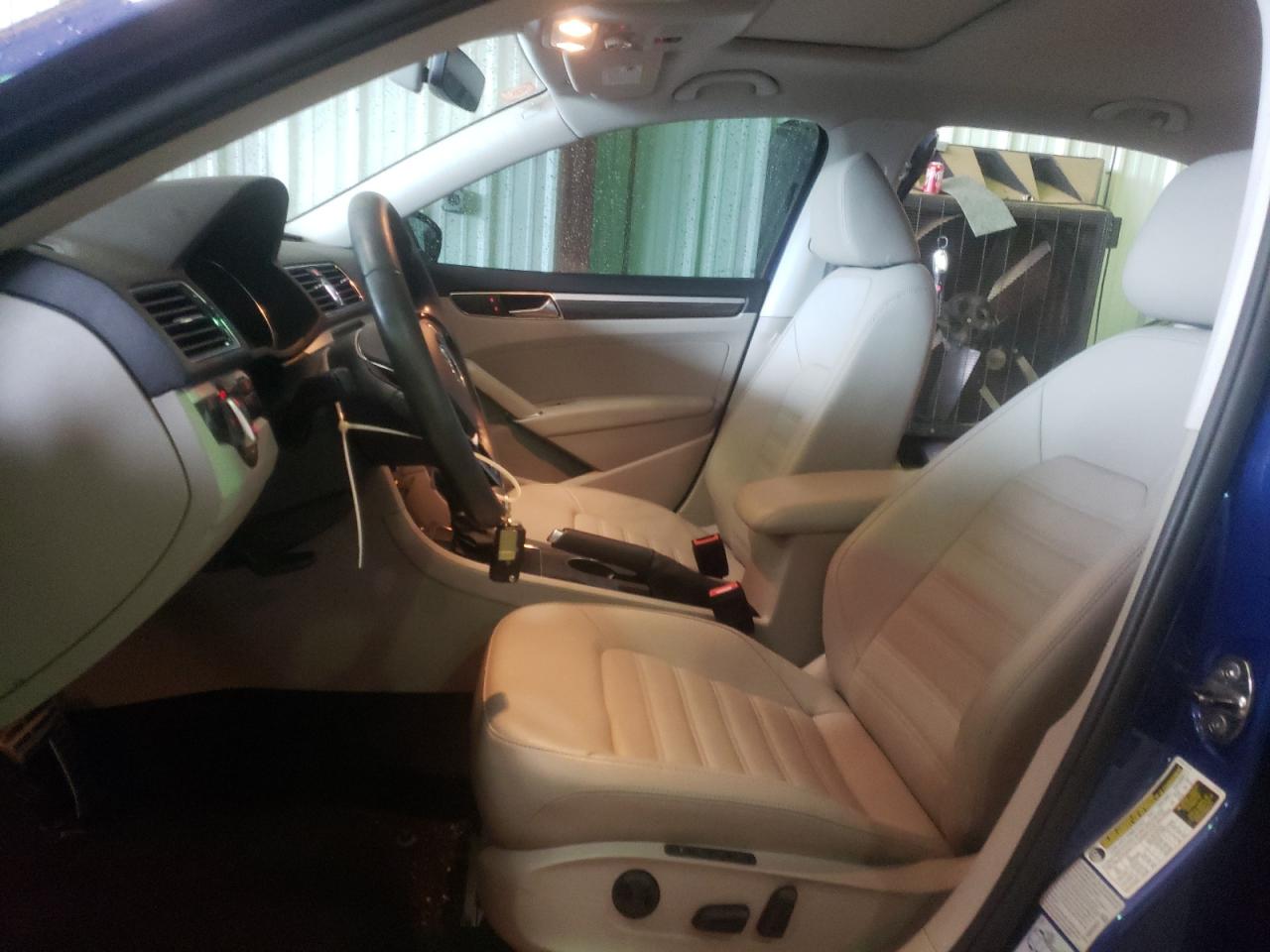 1VWCT7A3XHC062504 2017 Volkswagen Passat Sel Premium