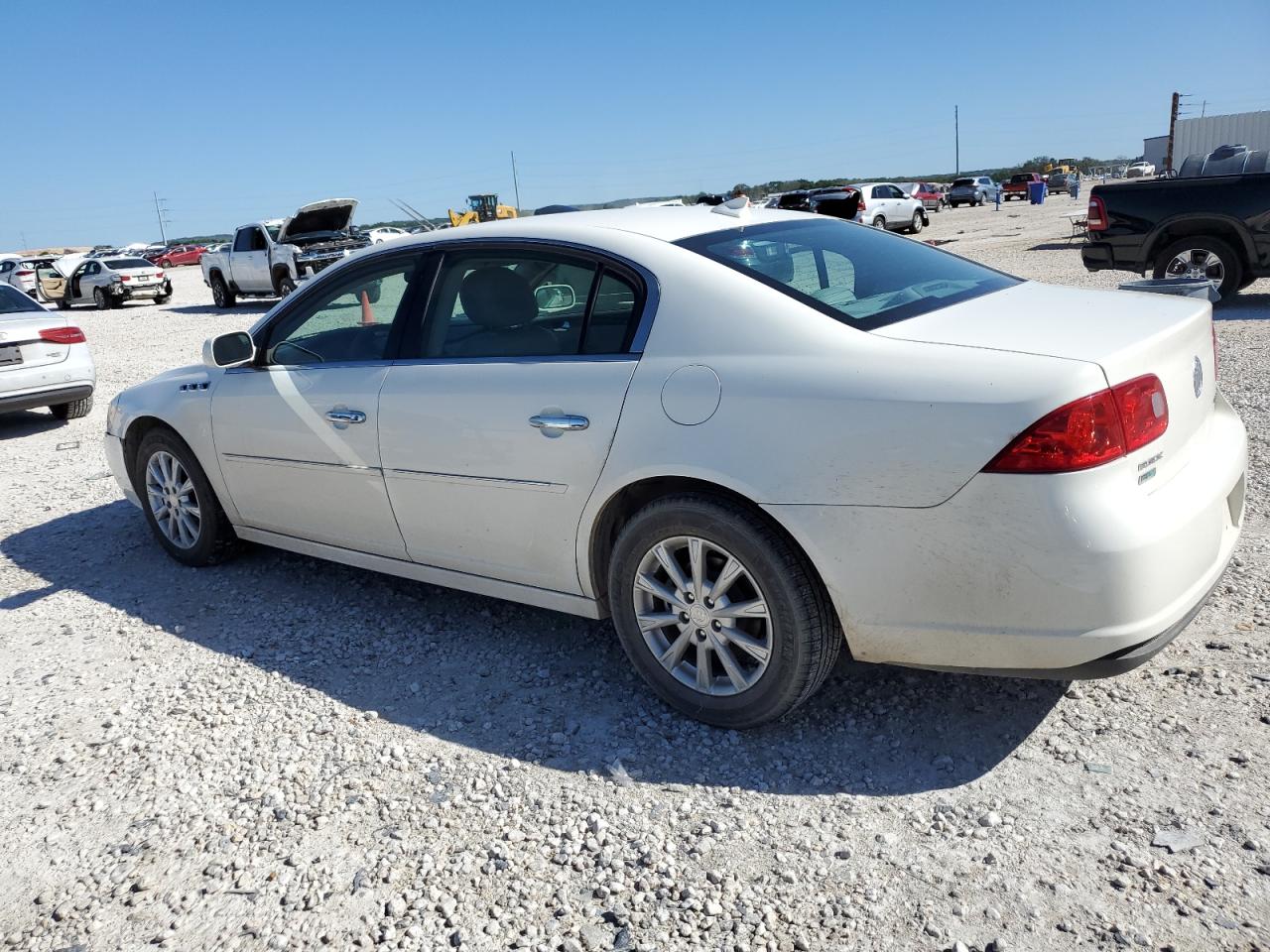 1G4HC5EM7BU104740 2011 Buick Lucerne Cxl