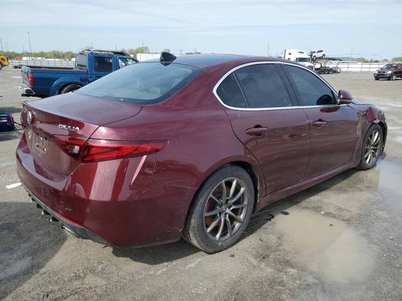 2017 Alfa Romeo Giulia vin: ZARFAEBN1H7550667