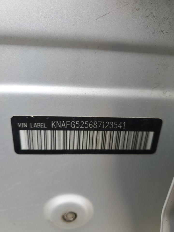 KNAFG525687123541 2008 Kia Rondo Base