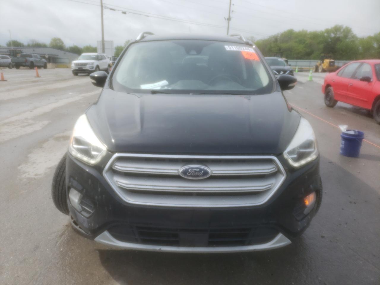 2019 Ford Escape Titanium vin: 1FMCU9J99KUC30596