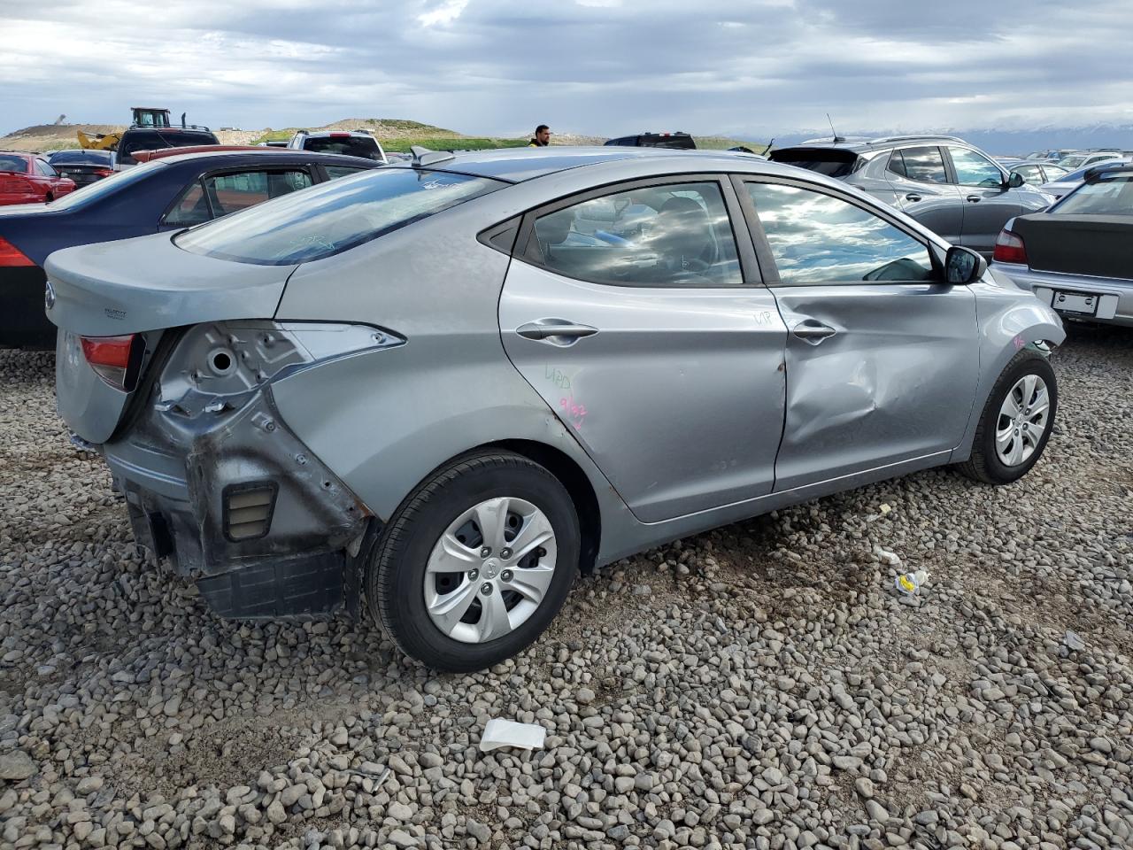 5NPDH4AE3GH728355 2016 Hyundai Elantra Se