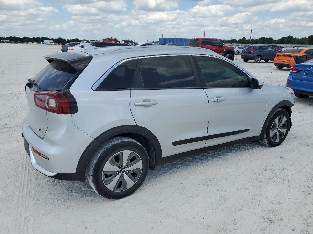 KNDCB3LC9K5336735 2019 Kia Niro Fe