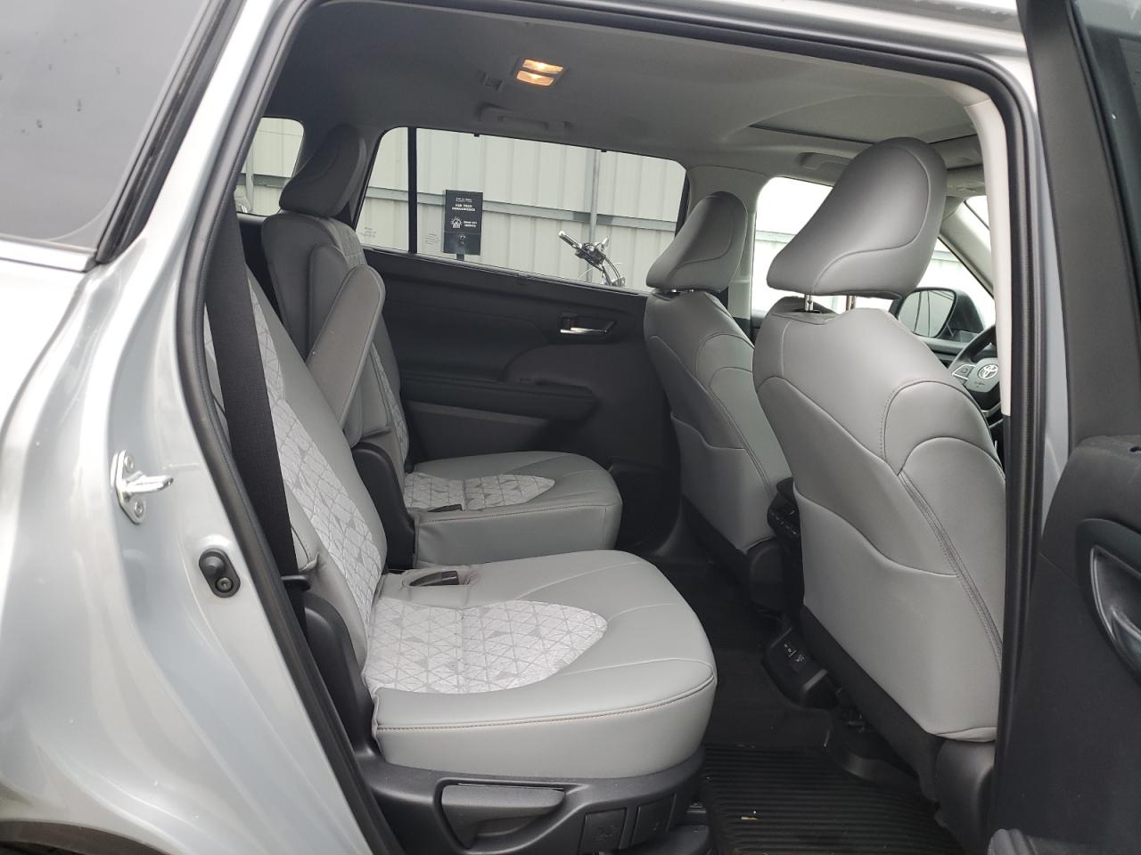 5TDAARAH9NS517246 2022 Toyota Highlander Hybrid Xle