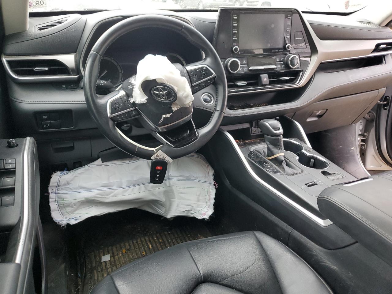 5TDGZRAH1LS502210 2020 Toyota Highlander Xle