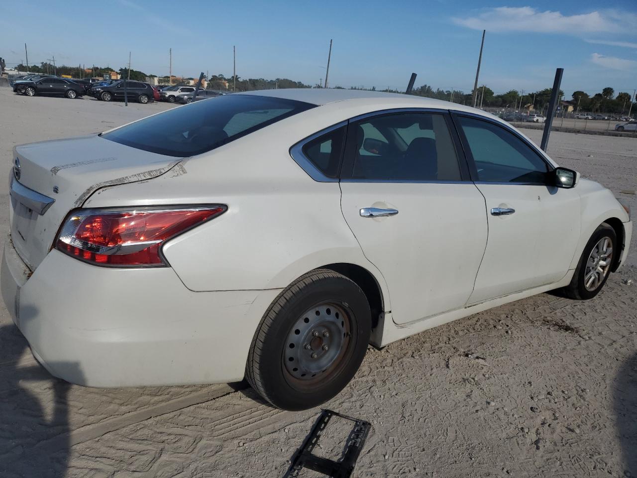 2015 Nissan Altima 2.5 vin: 1N4AL3AP4FC131969