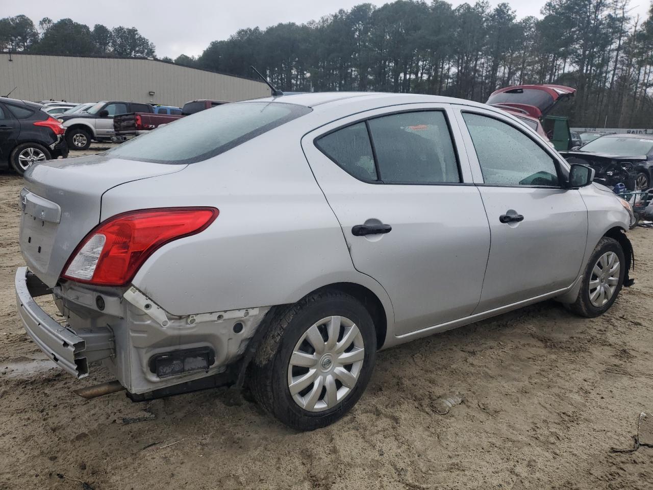 3N1CN7AP5JL843976 2018 Nissan Versa S