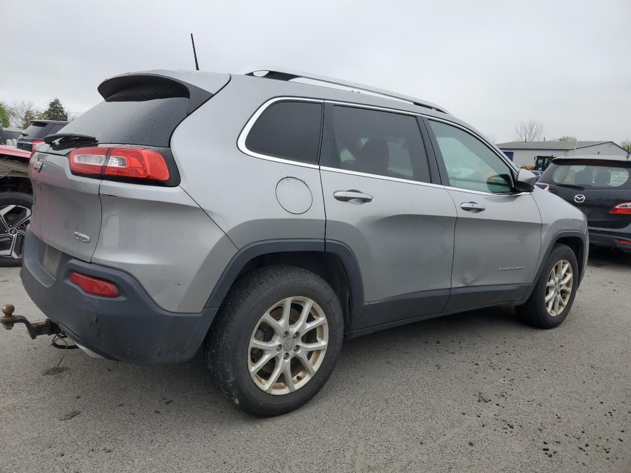 2016 Jeep Cherokee Latitude vin: 1C4PJMCS2GW251934