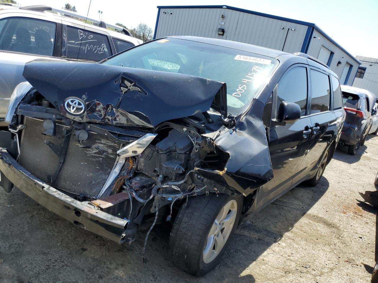 2012 Toyota Sienna Xle vin: 5TDYK3DC3CS272420