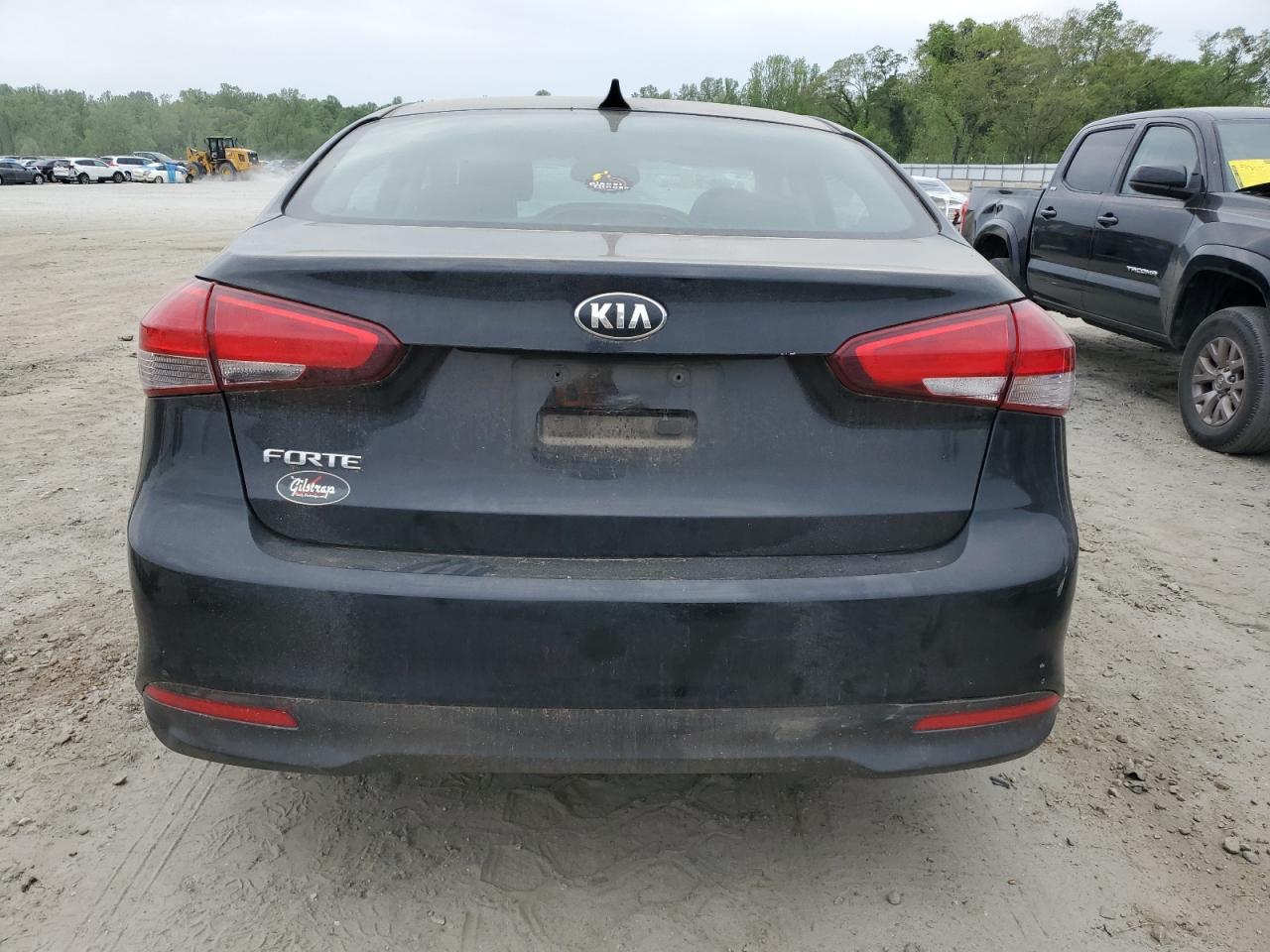 3KPFK4A72HE041370 2017 Kia Forte Lx