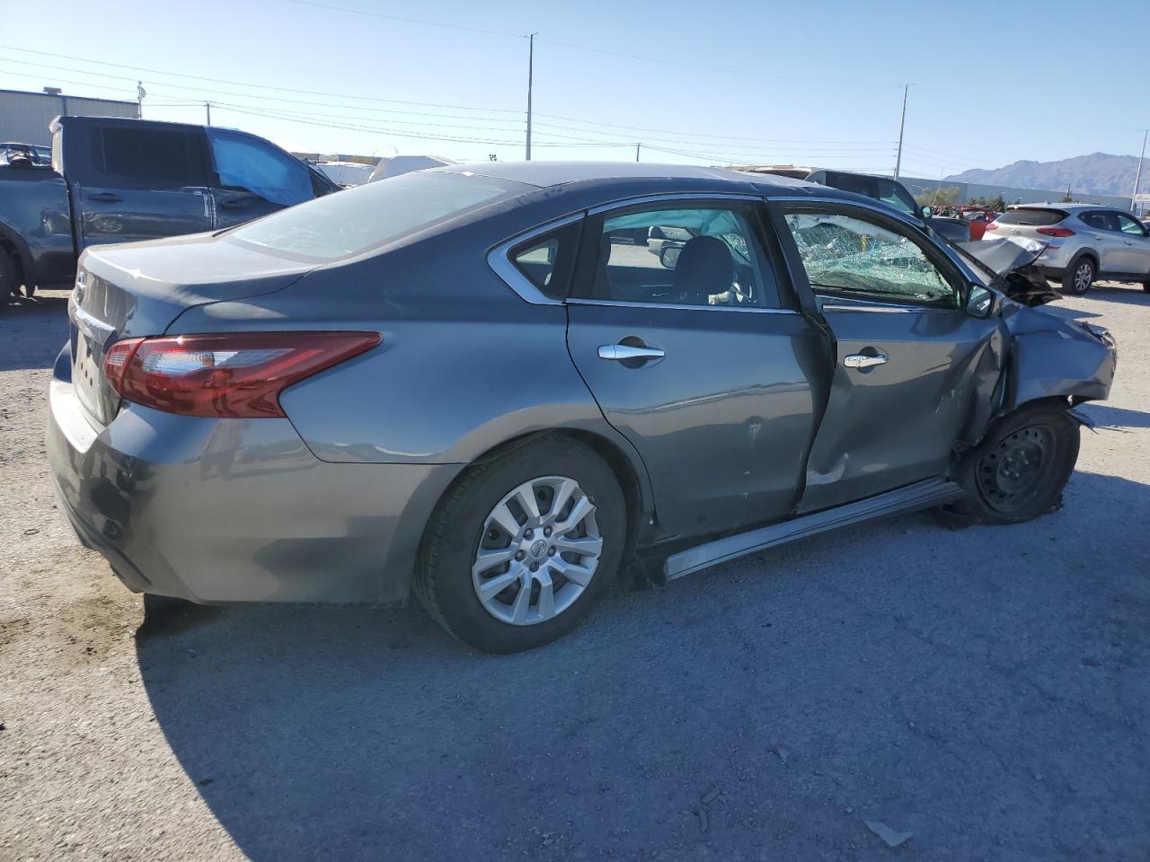 2018 Nissan Altima 2.5 vin: 1N4AL3AP1JC212095