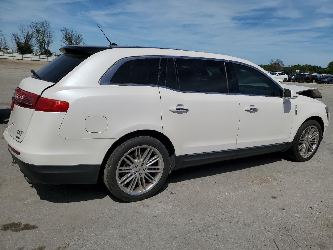 2LMHJ5AT7GBL02691 2016 Lincoln Mkt