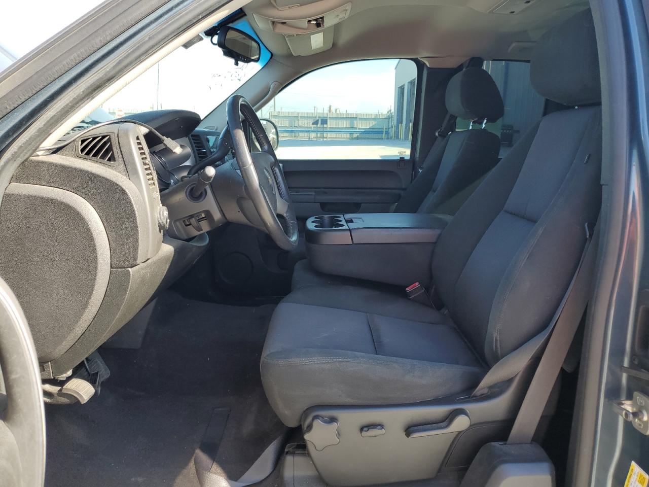 1GCSCSE0XAZ284657 2010 Chevrolet Silverado C1500 Lt