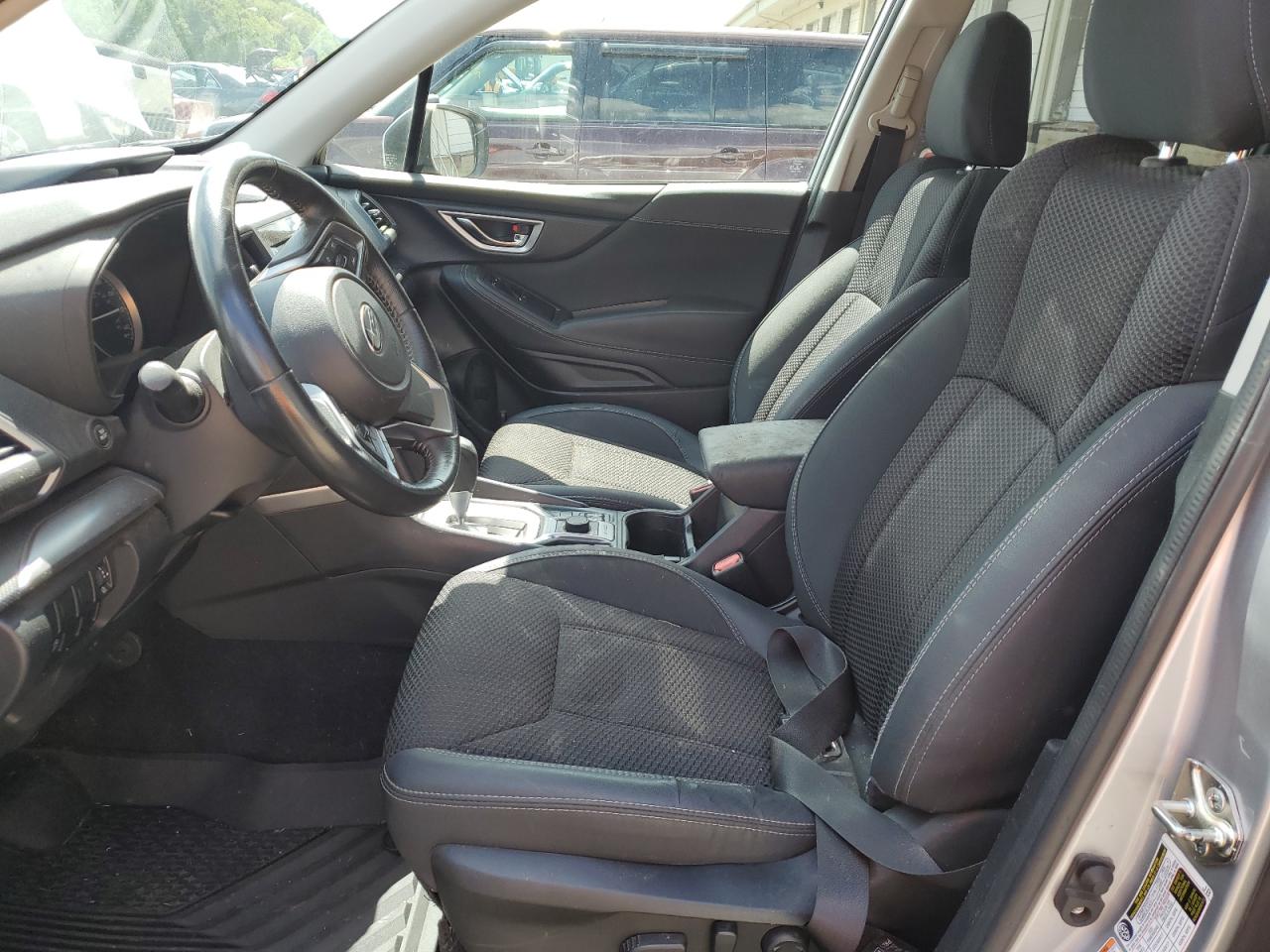 JF2SKAEC3KH478768 2019 Subaru Forester Premium