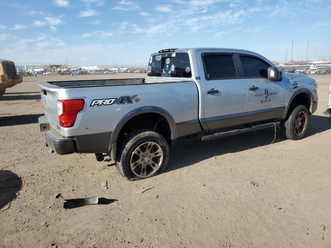 2017 Nissan Titan Xd Sl vin: 1N6BA1F48HN511294