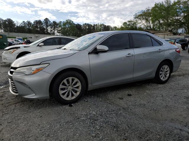 Lot #2485207969 2015 TOYOTA CAMRY LE salvage car