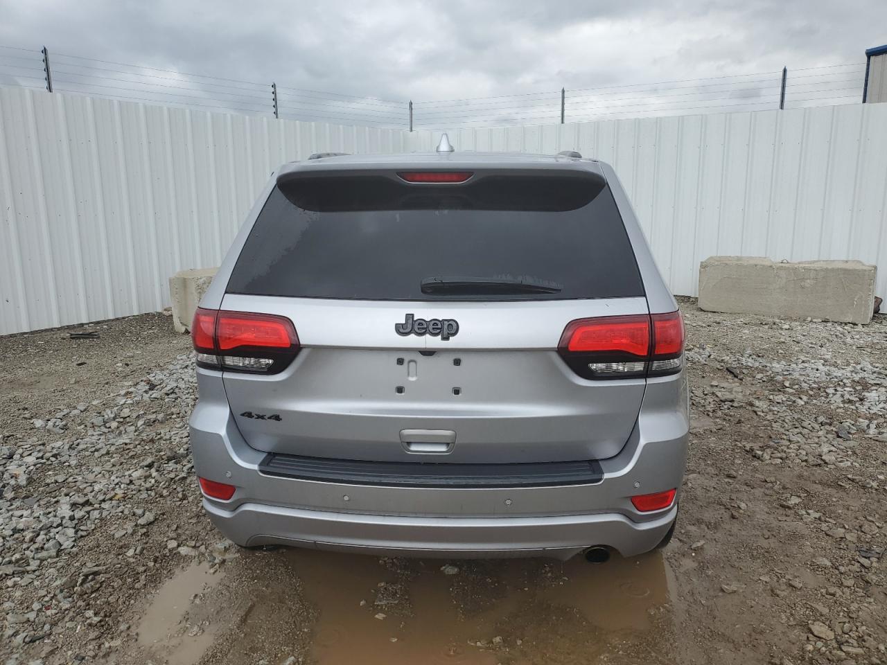 1C4RJFAG5JC475405 2018 Jeep Grand Cherokee Laredo