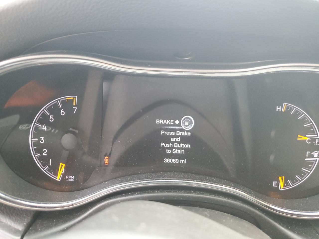 1C4RJFAG2KC568495 2019 Jeep Grand Cherokee Laredo