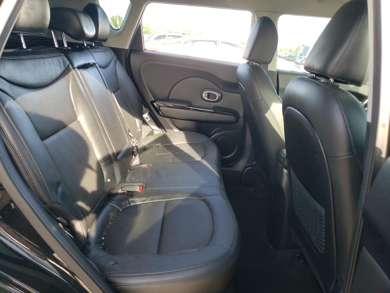 KNDJX3A51G7385744 2016 Kia Soul !