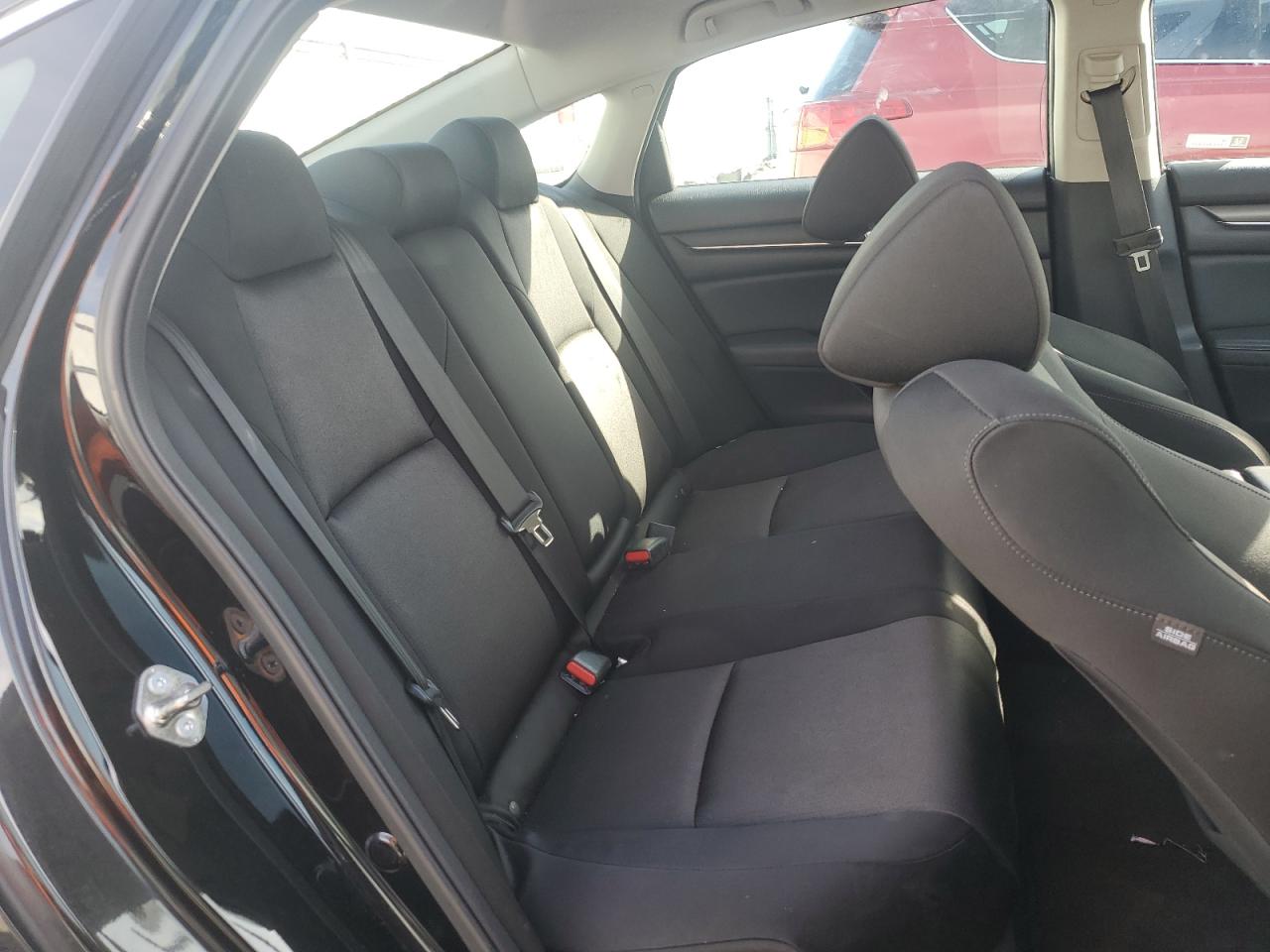 1HGCV1F19JA122051 2018 Honda Accord Lx